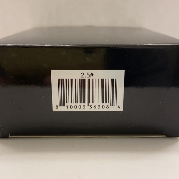 Danessa Myricks Beauty Evolution Powder in 2.5 - Picture 8 of 8